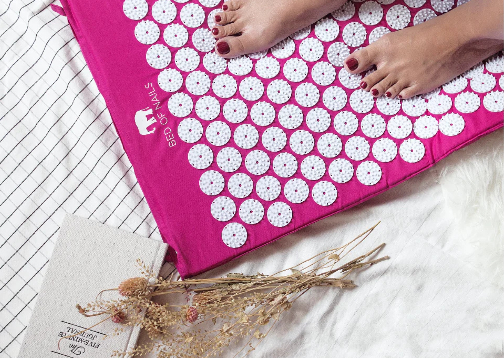 BED OF NAILS ACUPRESSURE MAT - PINK